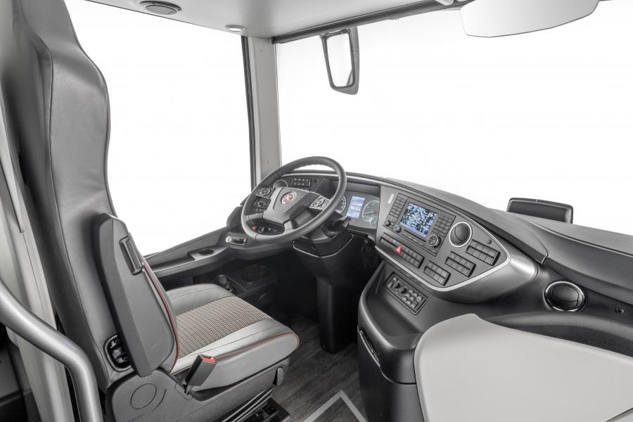 Интерьер Setra S 531 DT 2017 года  (фото 24 из 42)